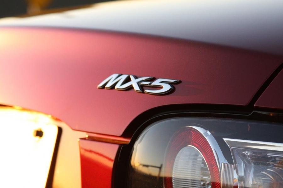  Mazda MX-5 Hardtop 2008 года  (фото 14 из 22)